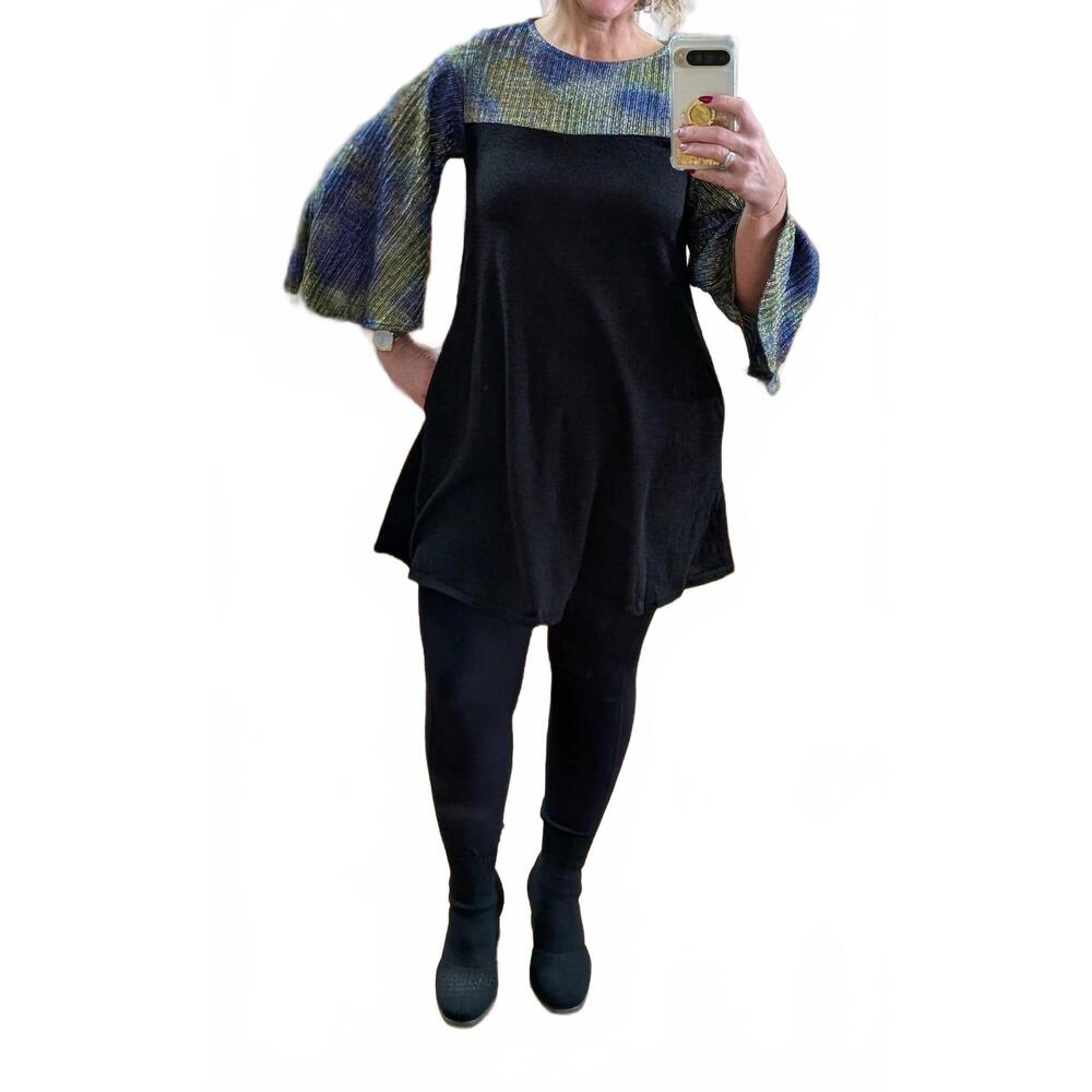 NEW EMERALD COLLECTION shimmer bell dress in black